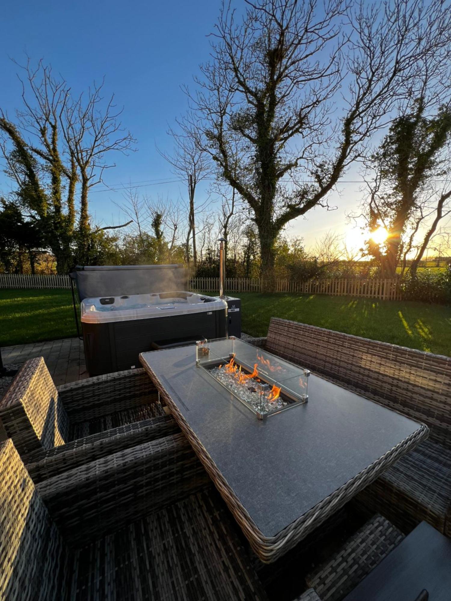 The Farmhouse At Corrstown Village Portrush Exterior foto